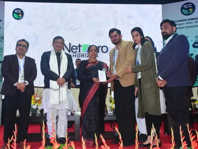 Award ceremony photo 1