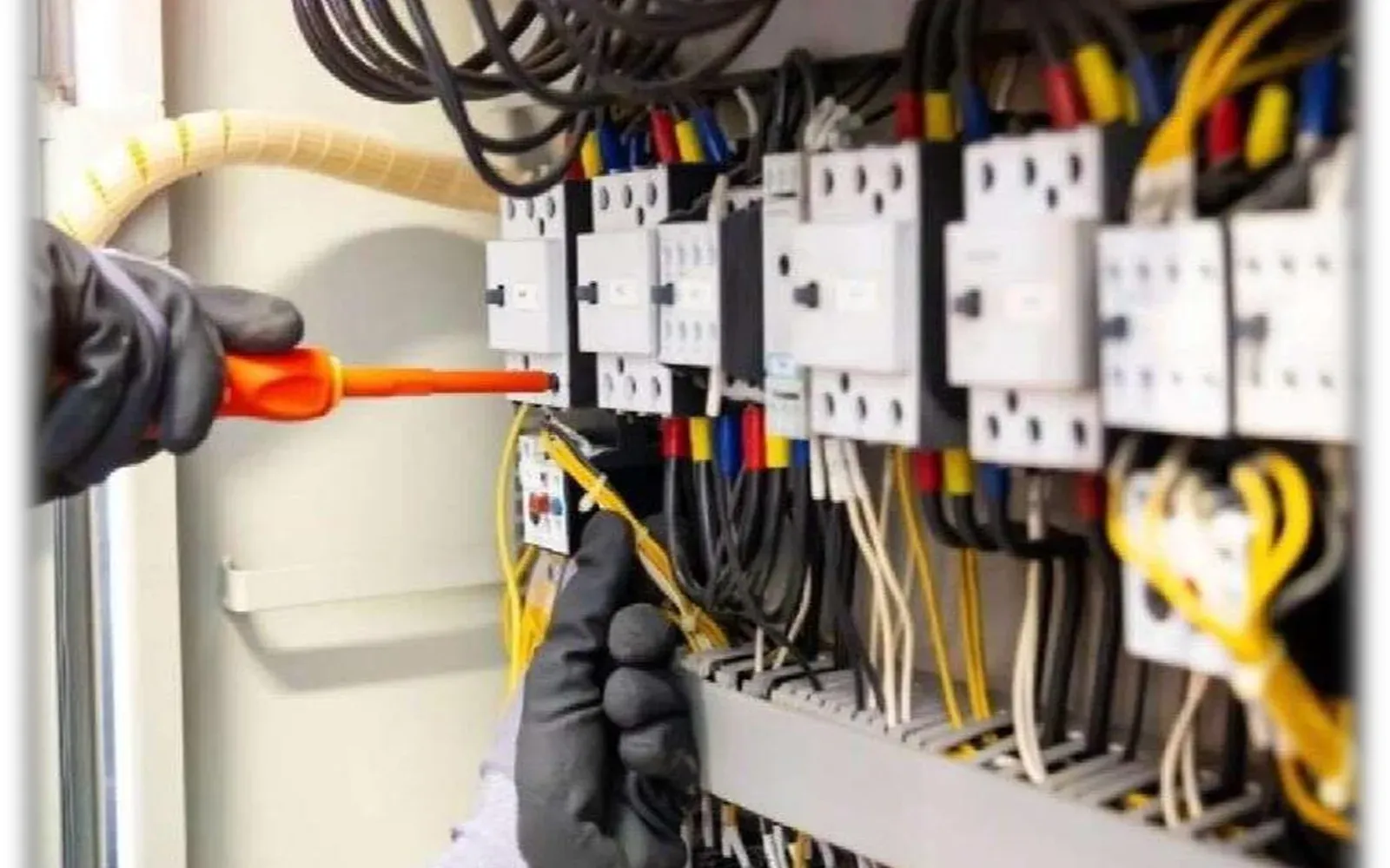 Electrical infrastructure installation at a commercial site